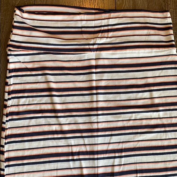 Skirt - Picture 2 of 4